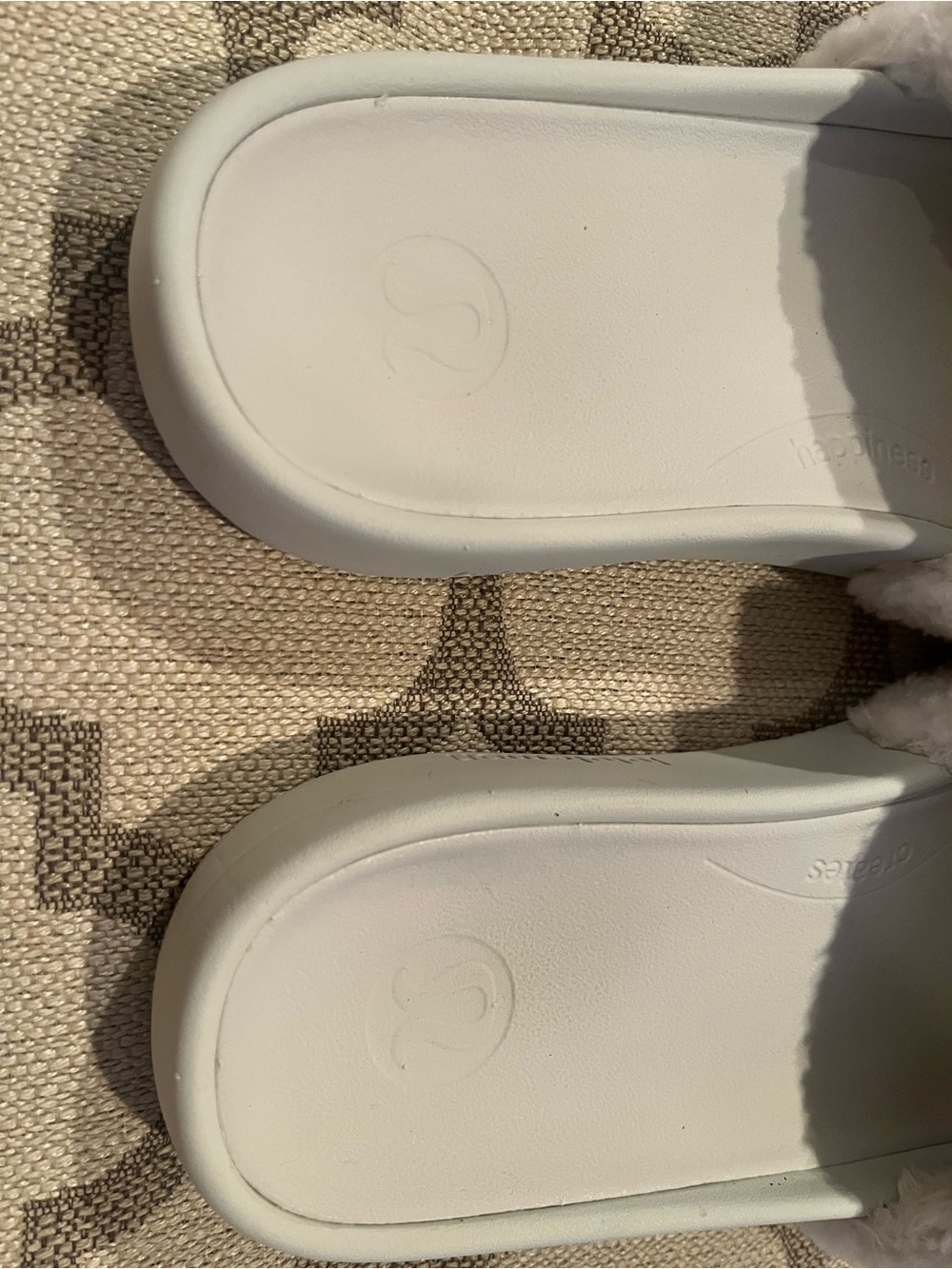 lululemon athletica Fleece Slide Slippers - Off-White - Picture 9 of 9